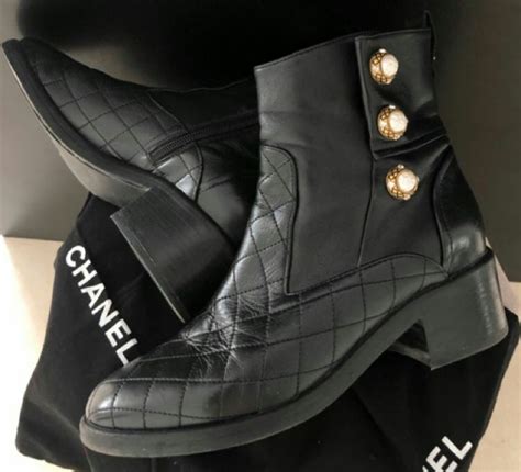 bota da chanel feminina